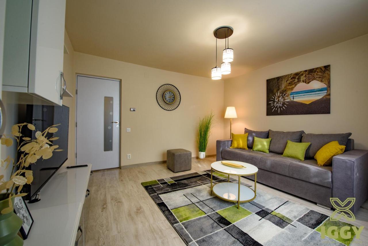 Iggy Luxury Apartment Hunedoara Exteriör bild