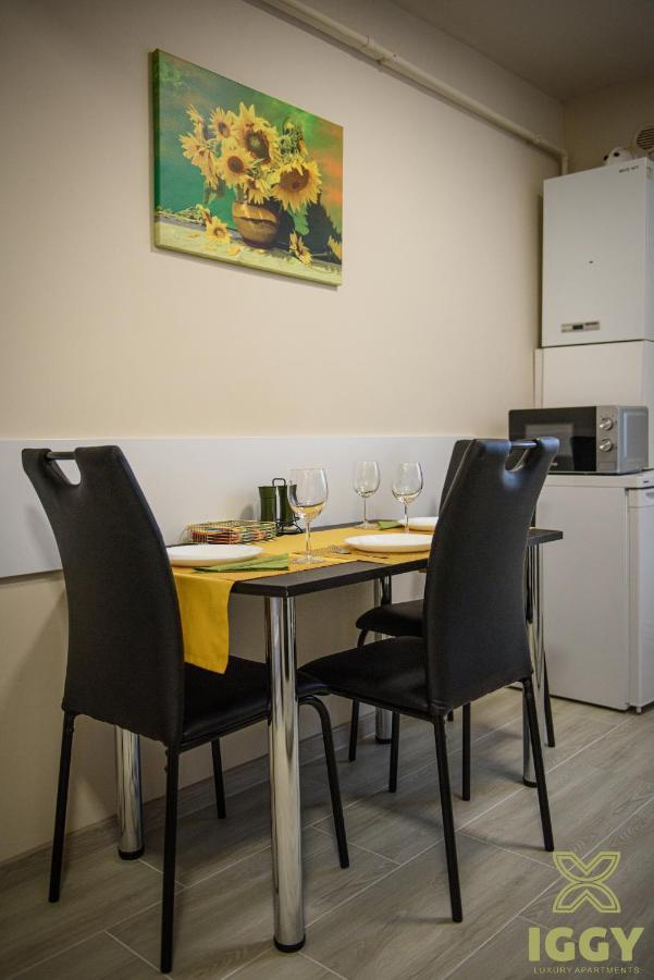 Iggy Luxury Apartment Hunedoara Exteriör bild