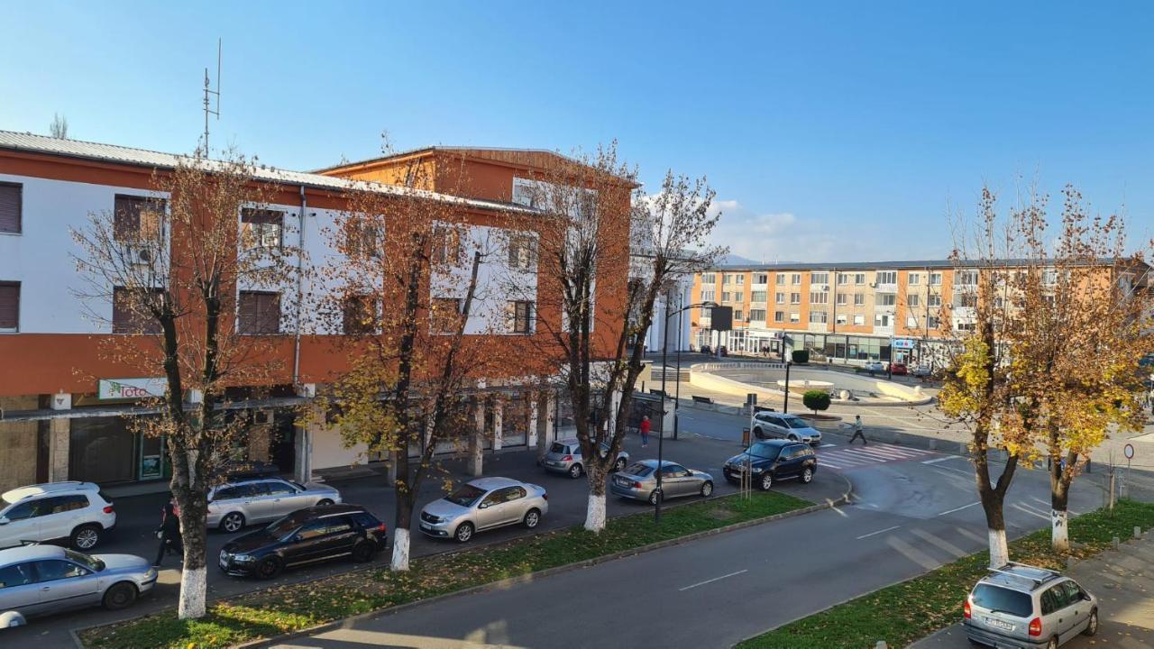 Iggy Luxury Apartment Hunedoara Exteriör bild